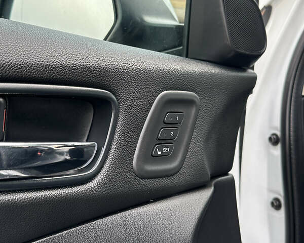 Білий Хонда СРВ, об'ємом двигуна 2.2 л та пробігом 181 тис. км за 20300 $, фото 22 на Automoto.ua