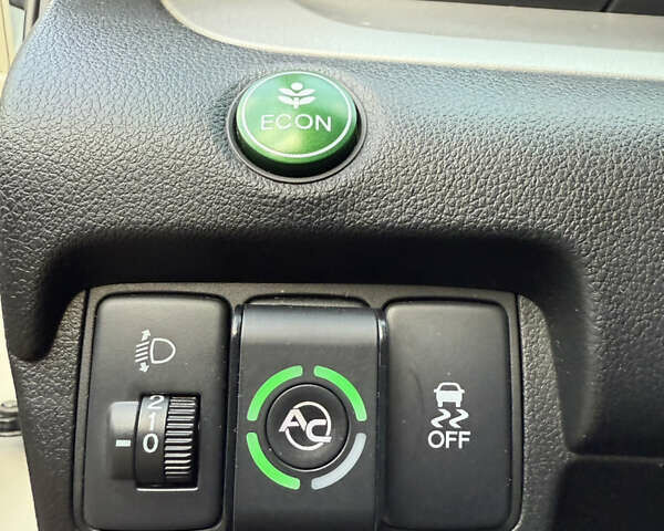 Белый Хонда СРВ, объемом двигателя 2.35 л и пробегом 167 тыс. км за 15500 $, фото 18 на Automoto.ua