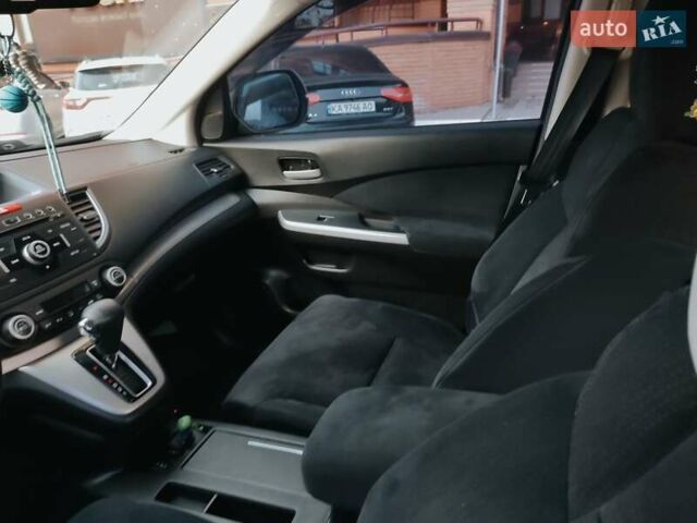 Белый Хонда СРВ, объемом двигателя 2.35 л и пробегом 94 тыс. км за 18200 $, фото 16 на Automoto.ua