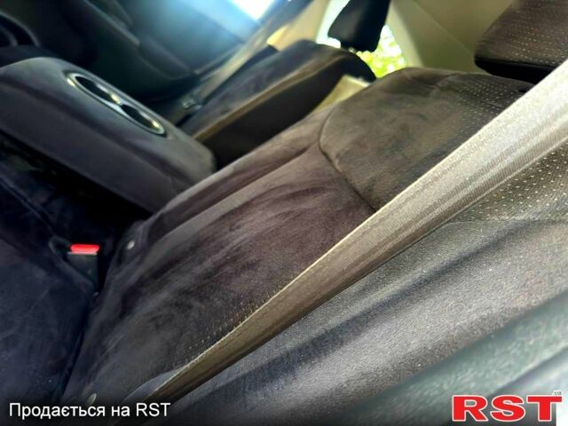 Белый Хонда СРВ, объемом двигателя 2.4 л и пробегом 150 тыс. км за 13980 $, фото 6 на Automoto.ua