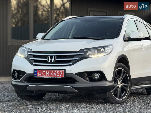 Белый Хонда СРВ, объемом двигателя 2.2 л и пробегом 200 тыс. км за 17500 $, фото 1 на Automoto.ua