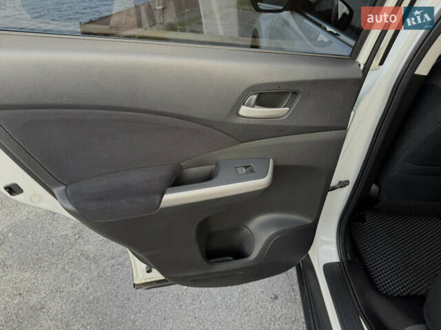 Белый Хонда СРВ, объемом двигателя 2.35 л и пробегом 167 тыс. км за 15500 $, фото 28 на Automoto.ua