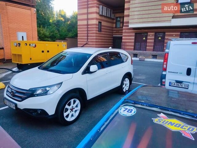 Белый Хонда СРВ, объемом двигателя 2.35 л и пробегом 94 тыс. км за 18200 $, фото 3 на Automoto.ua
