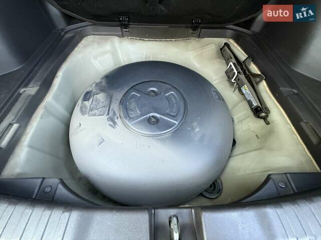 Білий Хонда СРВ, об'ємом двигуна 2.35 л та пробігом 150 тис. км за 14000 $, фото 51 на Automoto.ua