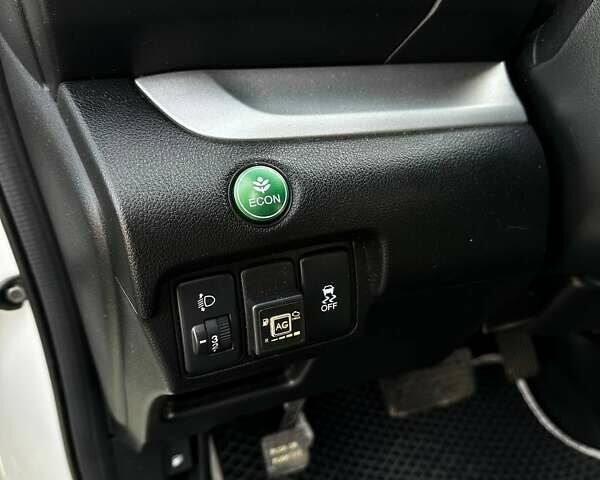 Белый Хонда СРВ, объемом двигателя 2.35 л и пробегом 175 тыс. км за 16500 $, фото 28 на Automoto.ua