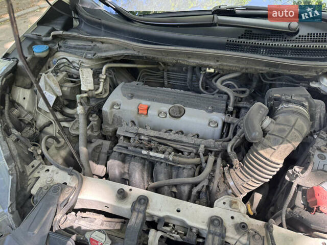 Белый Хонда СРВ, объемом двигателя 2.35 л и пробегом 200 тыс. км за 15500 $, фото 22 на Automoto.ua