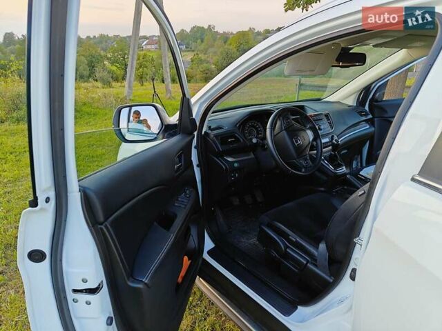 Белый Хонда СРВ, объемом двигателя 2.2 л и пробегом 250 тыс. км за 14800 $, фото 1 на Automoto.ua