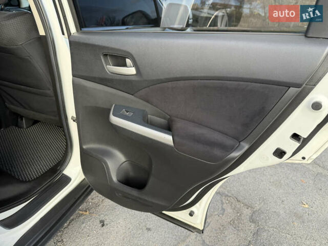 Белый Хонда СРВ, объемом двигателя 2.35 л и пробегом 167 тыс. км за 15500 $, фото 29 на Automoto.ua