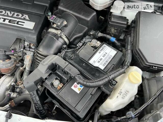Белый Хонда СРВ, объемом двигателя 2.2 л и пробегом 201 тыс. км за 16800 $, фото 41 на Automoto.ua