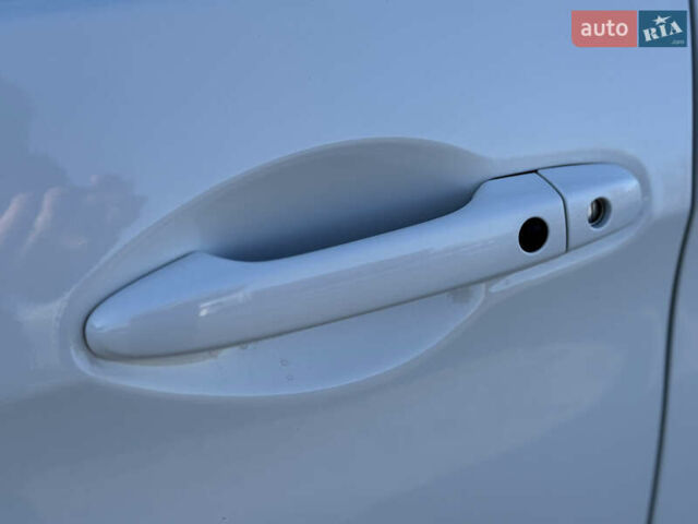 Белый Хонда СРВ, объемом двигателя 2.2 л и пробегом 254 тыс. км за 16950 $, фото 19 на Automoto.ua