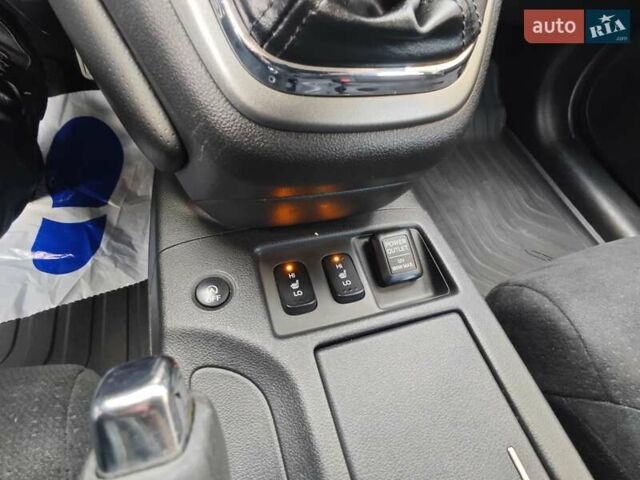 Білий Хонда СРВ, об'ємом двигуна 2.2 л та пробігом 280 тис. км за 15700 $, фото 26 на Automoto.ua