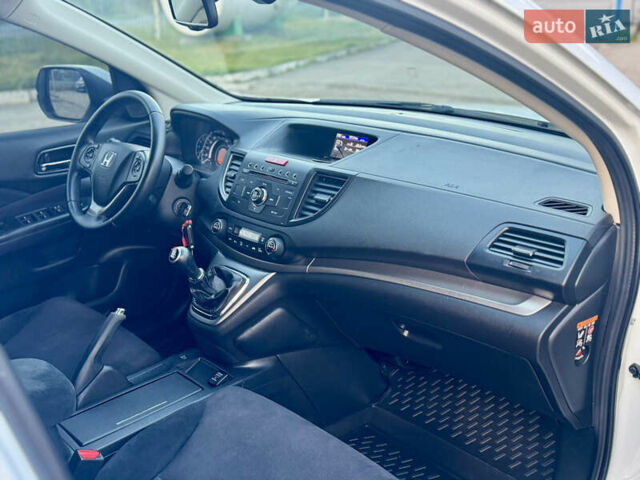Хонда СРВ 2014 в Калуше на Automoto.ua Белый Хонда СРВ, объемом двигателя 1.6 л и пробегом 191 тыс. км за 14900 $, фото 51 на Automoto.ua