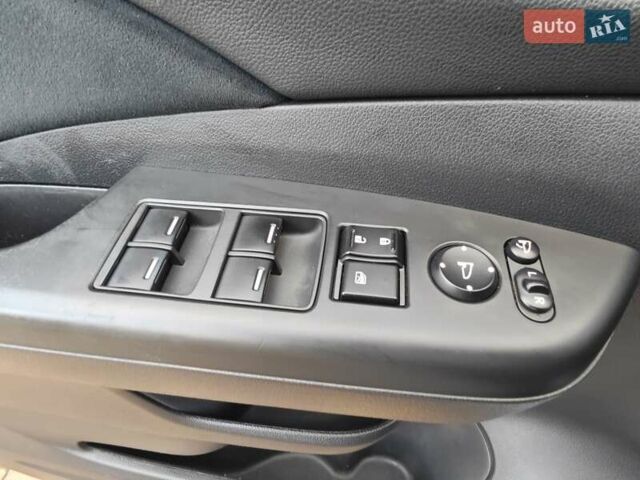 Білий Хонда СРВ, об'ємом двигуна 2.2 л та пробігом 280 тис. км за 15700 $, фото 30 на Automoto.ua