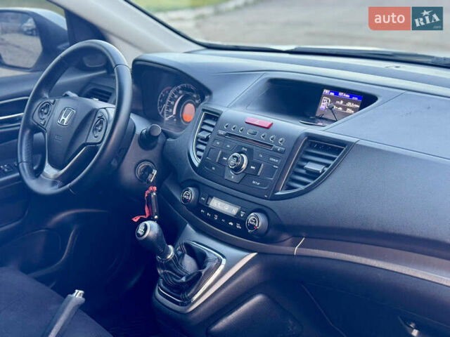 Хонда СРВ 2014 в Калуше на Automoto.ua Белый Хонда СРВ, объемом двигателя 1.6 л и пробегом 191 тыс. км за 14900 $, фото 52 на Automoto.ua