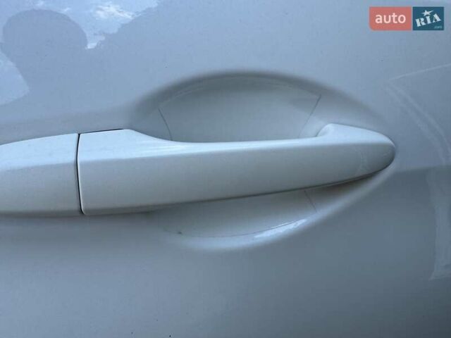 Хонда СРВ 2015 в Киеве на Automoto.ua Белый Хонда СРВ, объемом двигателя 2.36 л и пробегом 99 тыс. км за 19500 $, фото 21 на Automoto.ua