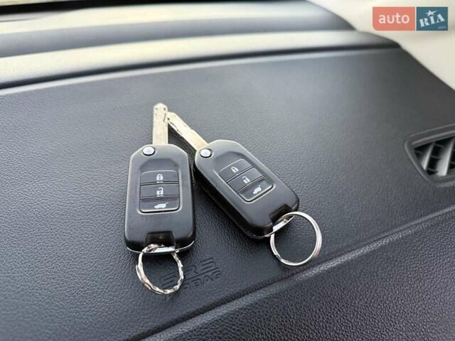 Белый Хонда СРВ, объемом двигателя 1.6 л и пробегом 176 тыс. км за 17890 $, фото 56 на Automoto.ua