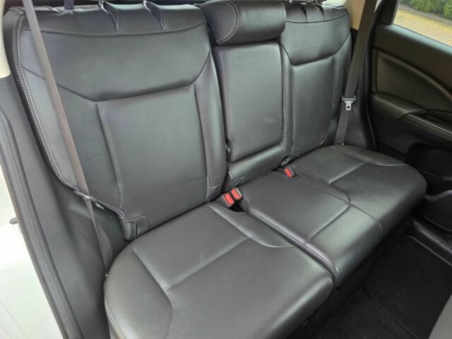 Белый Хонда СРВ, объемом двигателя 1.6 л и пробегом 76 тыс. км за 4000 $, фото 10 на Automoto.ua