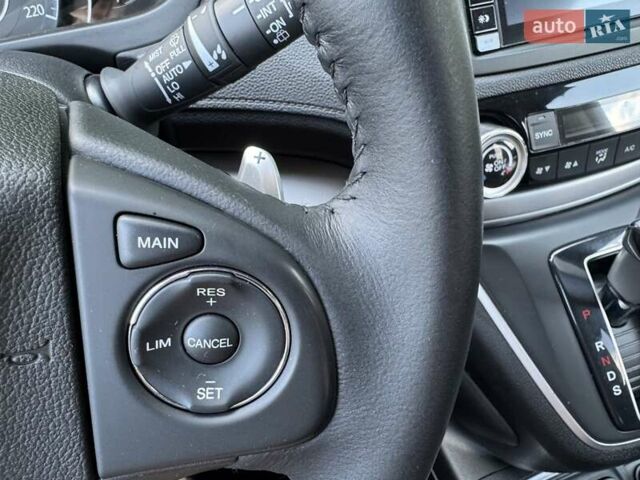 Хонда СРВ 2015 в Киеве на Automoto.ua Белый Хонда СРВ, объемом двигателя 2.36 л и пробегом 99 тыс. км за 19500 $, фото 33 на Automoto.ua