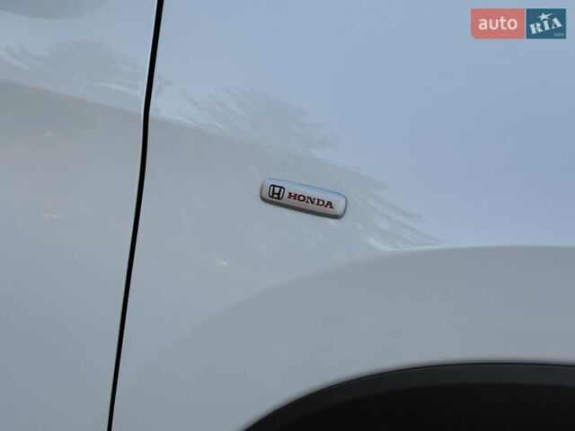 Белый Хонда СРВ, объемом двигателя 1.6 л и пробегом 176 тыс. км за 17890 $, фото 16 на Automoto.ua