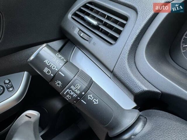 Белый Хонда СРВ, объемом двигателя 2.36 л и пробегом 99 тыс. км за 19900 $, фото 33 на Automoto.ua