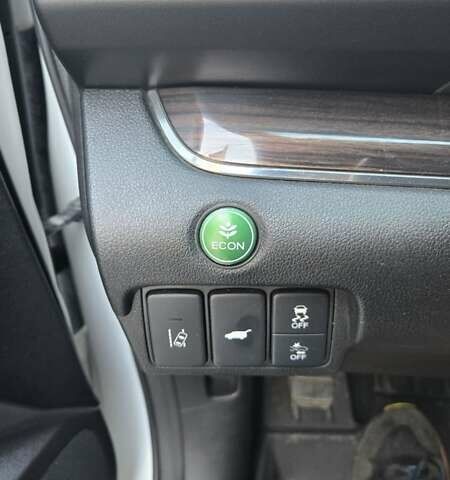 Белый Хонда СРВ, объемом двигателя 2.36 л и пробегом 89 тыс. км за 16700 $, фото 7 на Automoto.ua