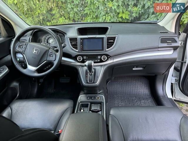 Хонда СРВ 2015 в Киеве на Automoto.ua Белый Хонда СРВ, объемом двигателя 2.36 л и пробегом 99 тыс. км за 19500 $, фото 32 на Automoto.ua