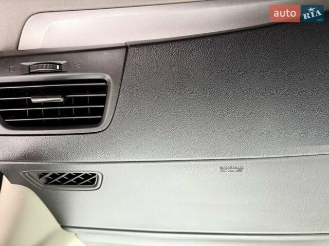 Хонда СРВ 2015 в Киеве на Automoto.ua Белый Хонда СРВ, объемом двигателя 2.4 л и пробегом 171 тыс. км за 14900 $, фото 41 на Automoto.ua