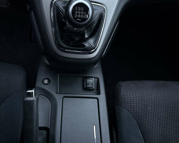 Белый Хонда СРВ, объемом двигателя 1.6 л и пробегом 176 тыс. км за 15800 $, фото 11 на Automoto.ua