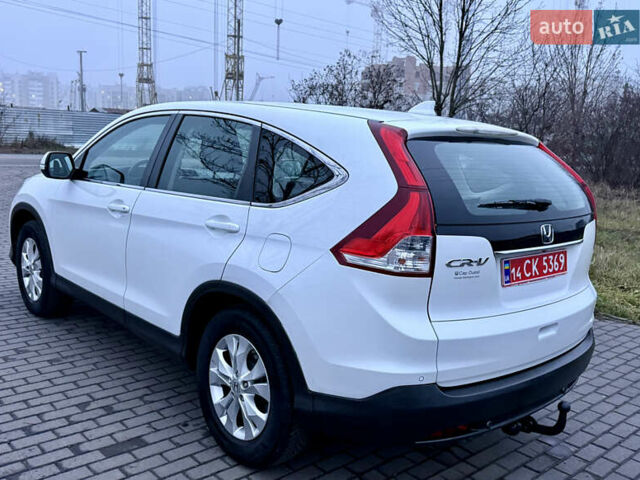 Белый Хонда СРВ, объемом двигателя 1.6 л и пробегом 176 тыс. км за 15800 $, фото 3 на Automoto.ua