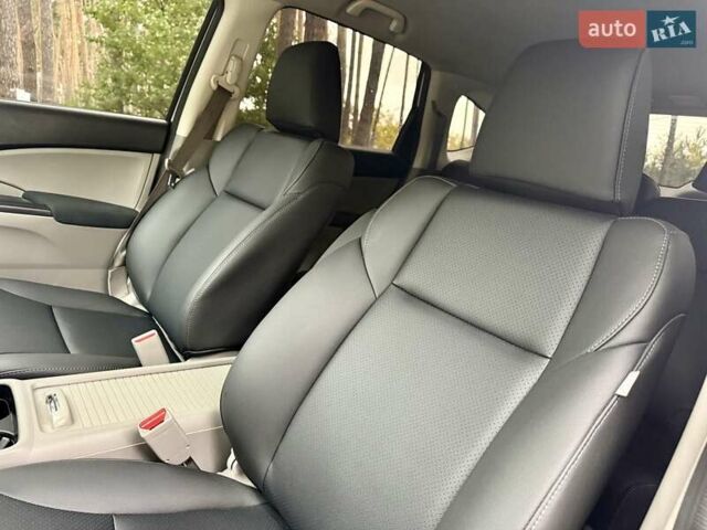 Хонда СРВ 2015 в Киеве на Automoto.ua Белый Хонда СРВ, объемом двигателя 2.4 л и пробегом 171 тыс. км за 14900 $, фото 17 на Automoto.ua