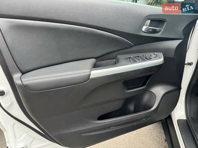 Хонда СРВ 2015 в Киеве на Automoto.ua Белый Хонда СРВ, объемом двигателя 2.36 л и пробегом 99 тыс. км за 19500 $, фото 43 на Automoto.ua