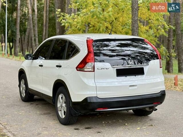 Хонда СРВ 2015 в Киеве на Automoto.ua Белый Хонда СРВ, объемом двигателя 2.4 л и пробегом 171 тыс. км за 14900 $, фото 6 на Automoto.ua