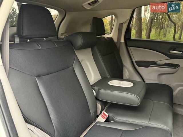 Білий Хонда СРВ, об'ємом двигуна 2.4 л та пробігом 171 тис. км за 14950 $, фото 24 на Automoto.ua