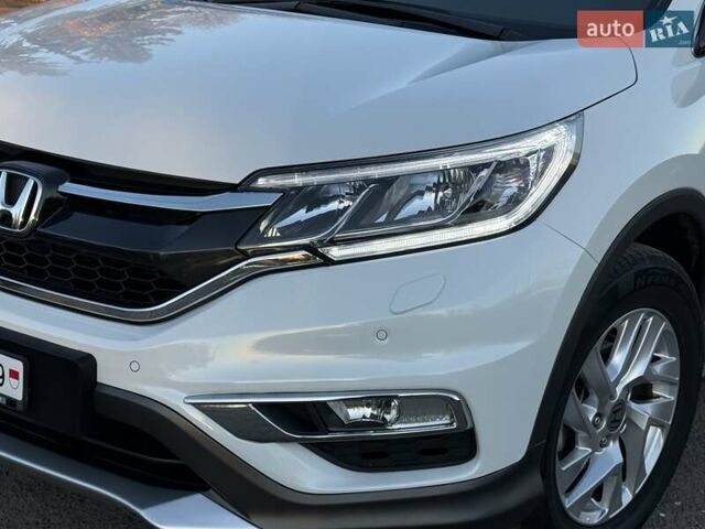 Белый Хонда СРВ, объемом двигателя 1.6 л и пробегом 176 тыс. км за 17890 $, фото 3 на Automoto.ua