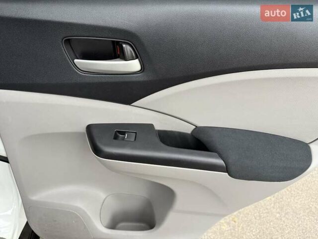 Белый Хонда СРВ, объемом двигателя 2.4 л и пробегом 171 тыс. км за 14950 $, фото 15 на Automoto.ua