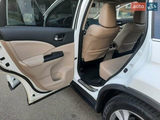 Белый Хонда СРВ, объемом двигателя 2 л и пробегом 195 тыс. км за 17800 $, фото 16 на Automoto.ua