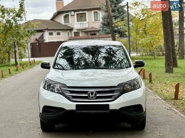 Хонда СРВ 2015 в Киеве на Automoto.ua Белый Хонда СРВ, объемом двигателя 2.4 л и пробегом 171 тыс. км за 14900 $, фото 1 на Automoto.ua