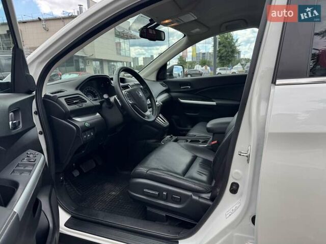 Хонда СРВ 2015 в Киеве на Automoto.ua Белый Хонда СРВ, объемом двигателя 2.36 л и пробегом 99 тыс. км за 19500 $, фото 1 на Automoto.ua