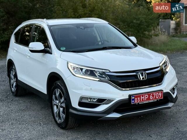 Белый Хонда СРВ, объемом двигателя 1.6 л и пробегом 135 тыс. км за 21299 $, фото 2 на Automoto.ua