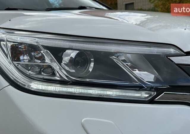 Хонда СРВ 2016 в Бершаде на Automoto.ua Белый Хонда СРВ, объемом двигателя 1.6 л и пробегом 136 тыс. км за 21950 $, фото 14 на Automoto.ua