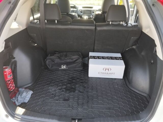 Белый Хонда СРВ, объемом двигателя 0 л и пробегом 82 тыс. км за 17900 $, фото 5 на Automoto.ua