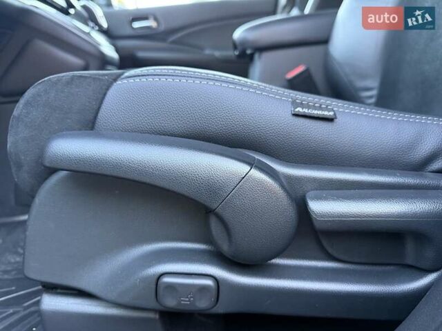 Белый Хонда СРВ, объемом двигателя 1.6 л и пробегом 135 тыс. км за 21299 $, фото 17 на Automoto.ua