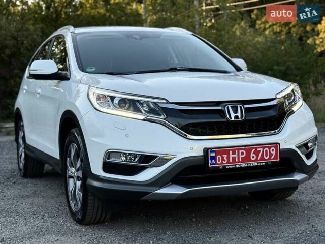 Белый Хонда СРВ, объемом двигателя 1.6 л и пробегом 135 тыс. км за 21299 $, фото 4 на Automoto.ua