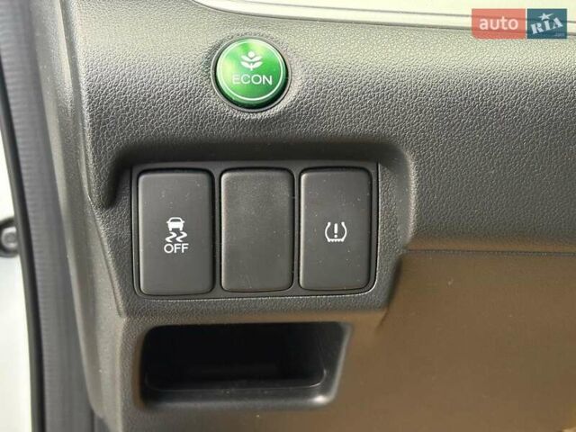 Белый Хонда СРВ, объемом двигателя 2.4 л и пробегом 184 тыс. км за 15690 $, фото 17 на Automoto.ua
