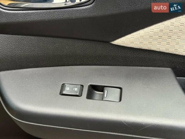 Белый Хонда СРВ, объемом двигателя 2.4 л и пробегом 184 тыс. км за 15690 $, фото 31 на Automoto.ua