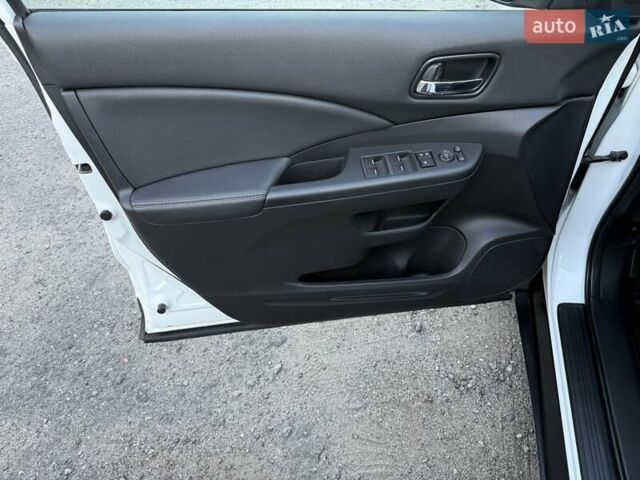 Белый Хонда СРВ, объемом двигателя 1.6 л и пробегом 135 тыс. км за 21299 $, фото 19 на Automoto.ua