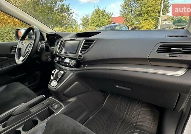 Хонда СРВ 2016 в Бершаде на Automoto.ua Белый Хонда СРВ, объемом двигателя 1.6 л и пробегом 136 тыс. км за 21950 $, фото 35 на Automoto.ua