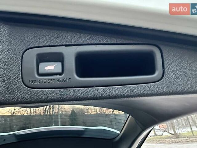 Белый Хонда СРВ, объемом двигателя 1.5 л и пробегом 101 тыс. км за 18300 $, фото 33 на Automoto.ua