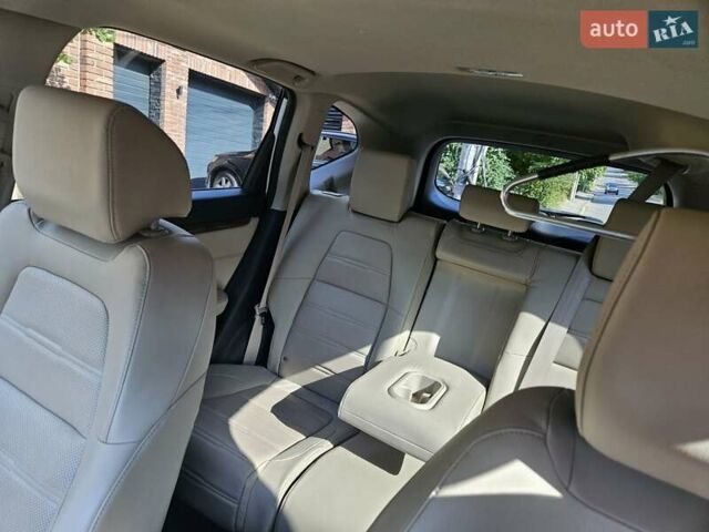 Белый Хонда СРВ, объемом двигателя 1.5 л и пробегом 192 тыс. км за 21000 $, фото 7 на Automoto.ua