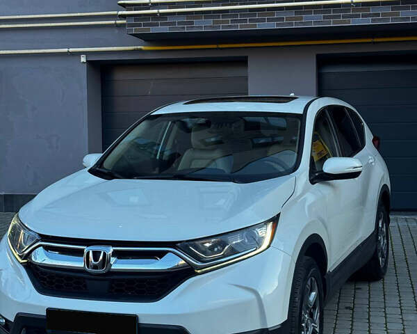 Белый Хонда СРВ, объемом двигателя 1.5 л и пробегом 177 тыс. км за 18500 $, фото 1 на Automoto.ua